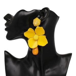 BOHEMIAN CHIC OVERSIZED FLOWER RESIN EARRINGS...!!!😱